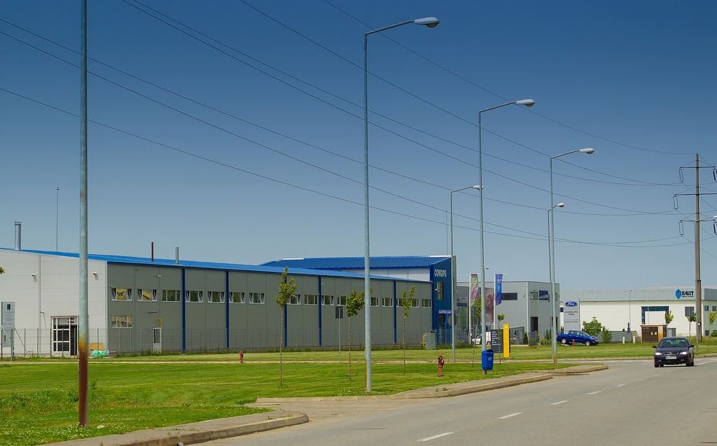 Eurobusiness Park I Oradea inchiriere spatii depozitare si productie Oradea nord-vest vedere laterala