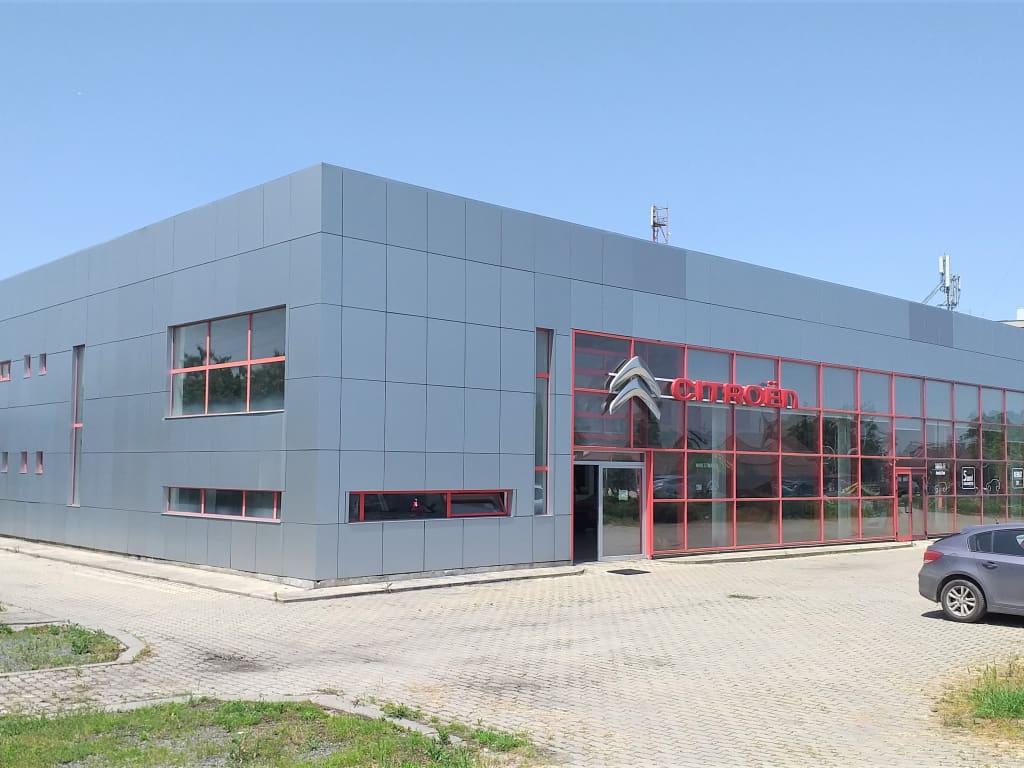 Showroom cu service de vanzare proprietati industriale Arad vedere de aproape