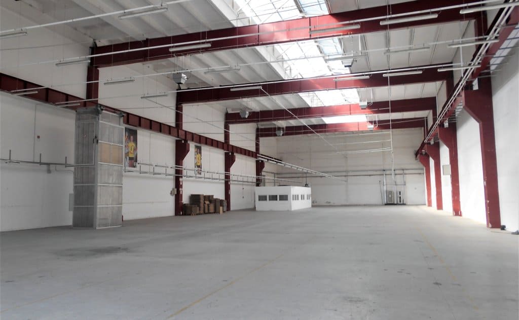 Inchiriere spatii productie si spatii depozitare Lugoj est vedere interior hala