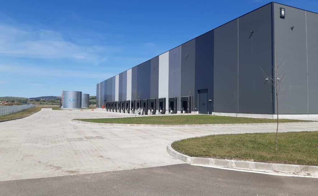 VGP Industrial Park Sibiu  inchirieri spatii depozitare Sibiu vedere fatada laterala stanga