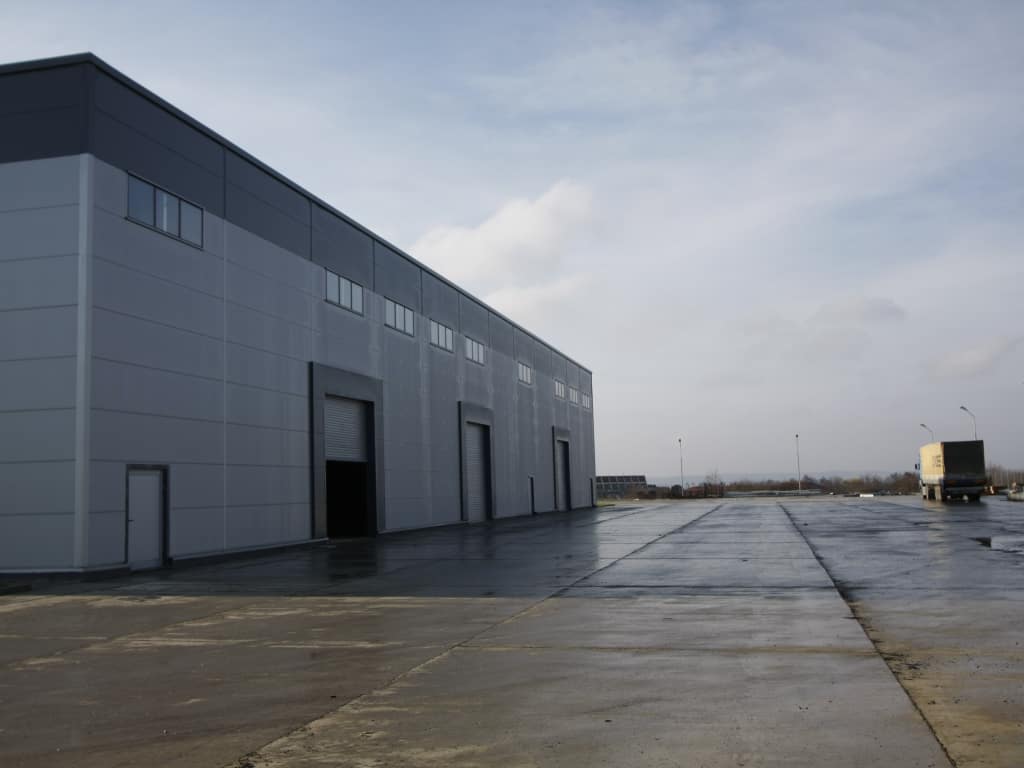 ADISS Logistic Parcinchiriere spatiu depozitare Baia Mare vest usi acces auto